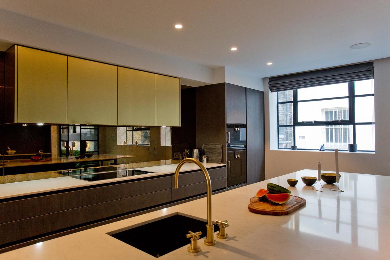 Luxury Royalty Mews Apartment London Bilik gambar